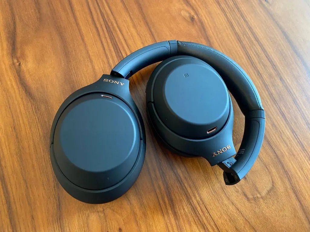 SONY WH-1000XM4【超美品】 限定カラー】ソニーヘッドホン WH-1000XM4 サイレントホワイト