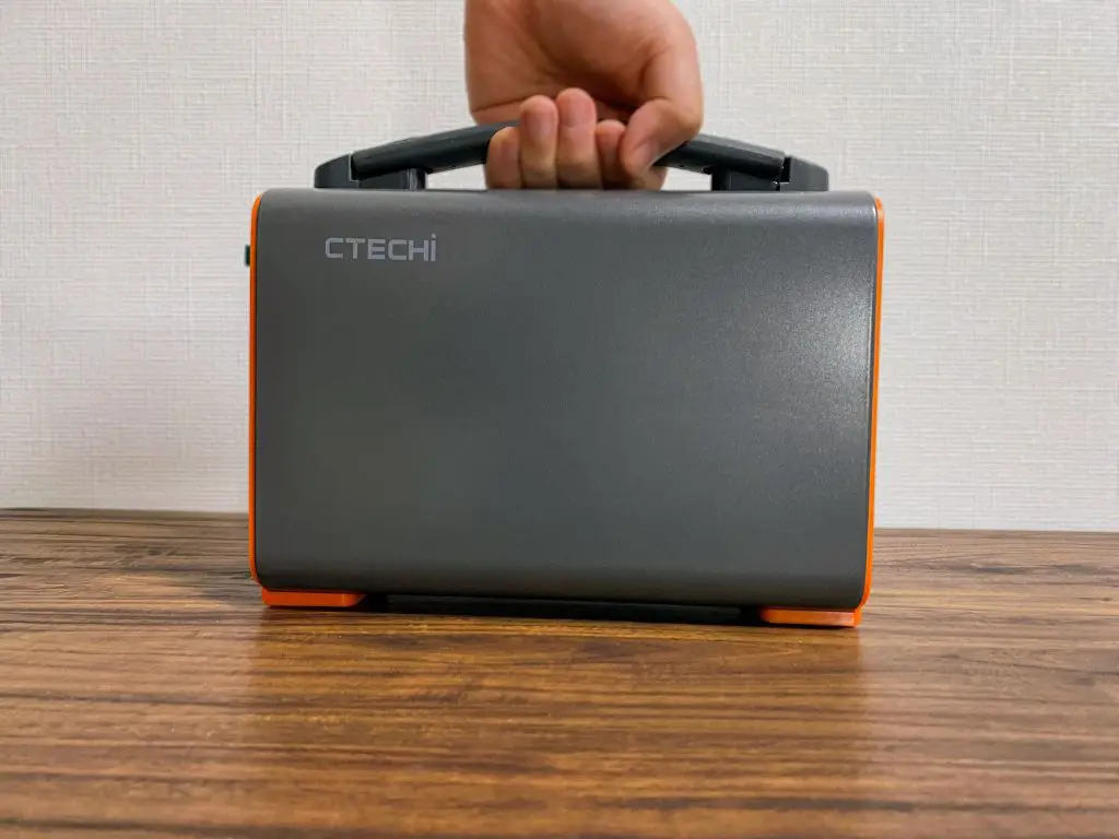 小型ポータル電源なら CTECHi GT200 ポータブル電源（200W）が