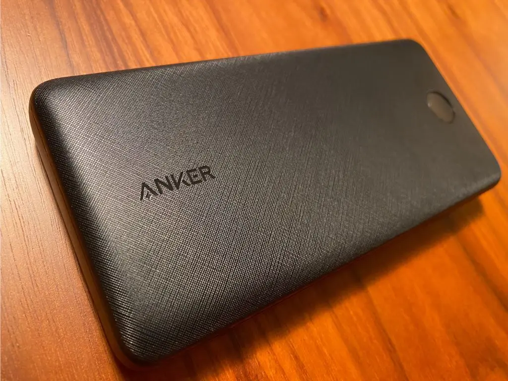 Anker PowerCore Essential 20000レビュー！超大容量で2つ同時