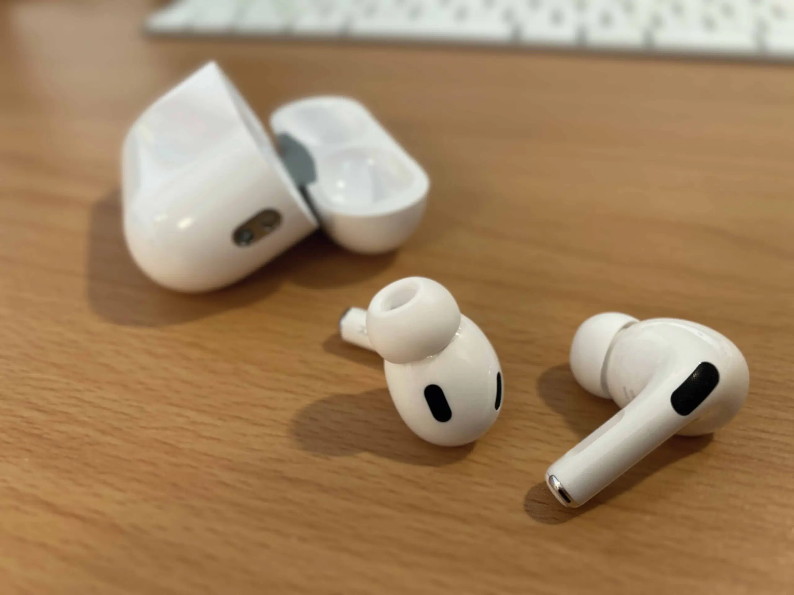 AIrPodsProGen2-1-scaled.jpg.webp